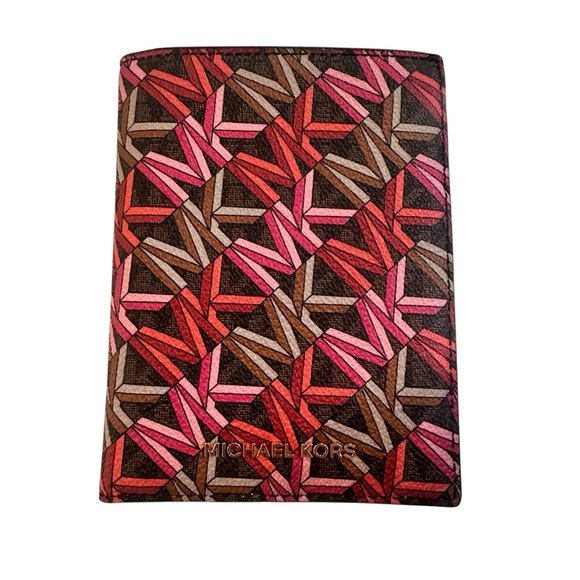 MICHAEL Michael Kors Logo Bedford Medium Travel Passport Wallet NEW - Picture 3 of 12